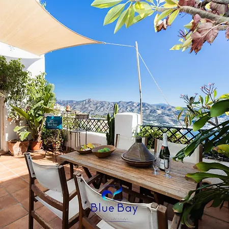 Al Alba Townhouse With Community Pool And Padel *